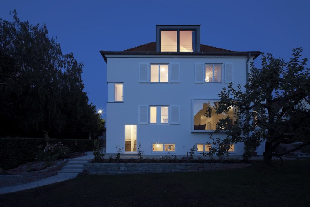 Einfamilienhaus Bietigheim-Bissingen bei Nacht